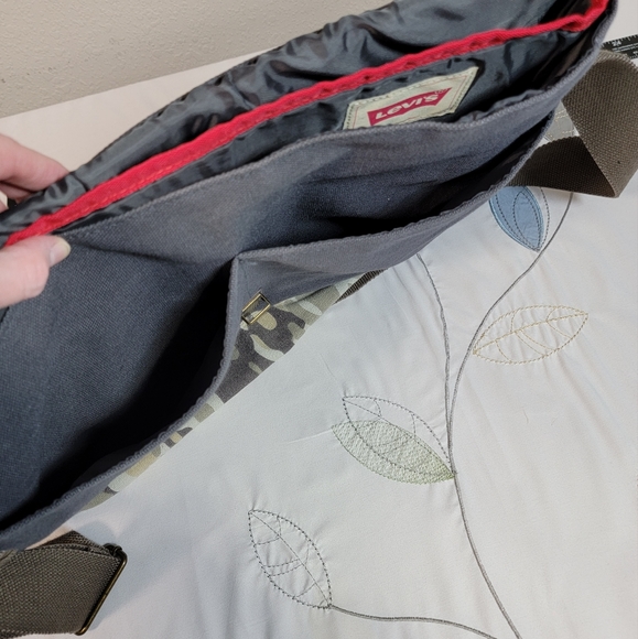 Levi's Canvas Messenger Computer Bag, Green/Gray/Grey/Camouflage - Picture 9 of 14